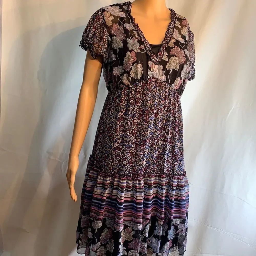 Essentials Dress With Slip V Neck Short Sleeve Ruffled Bottom Size 10 Black Pink
